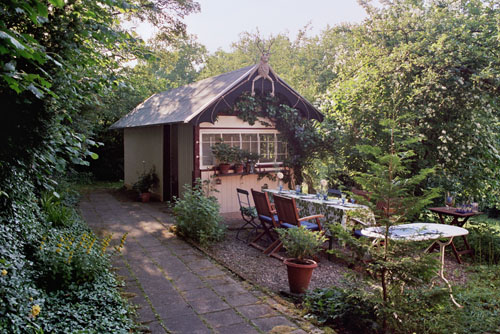 Gartenhaus mit Flederbock
